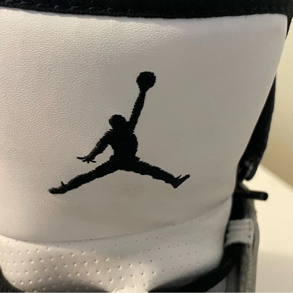 Air Jordan 1 Men's White and Black size 13